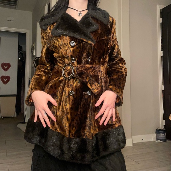 Jackets & Blazers - 1970s Vintage Faux Fur Leopard Coat size 12